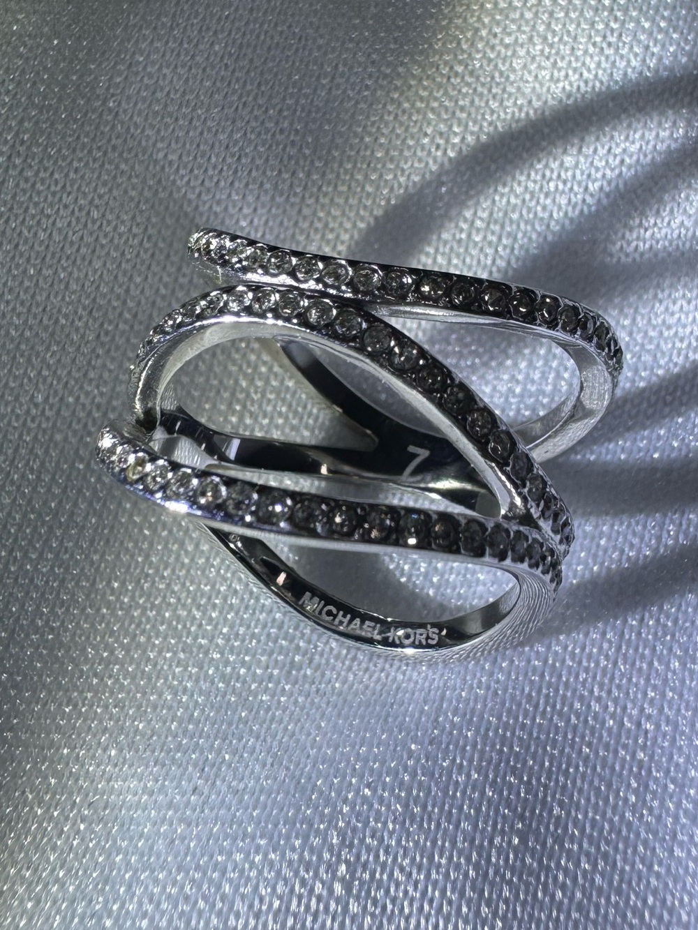 MICHAEL KORS Rhinestone Pave Multi-band ring - Picture 2 of 5